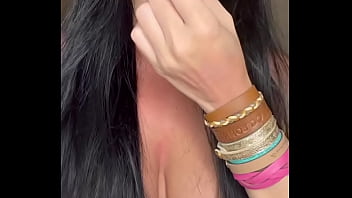 Passando Batom Vermelho Para Chupar Gostoso!