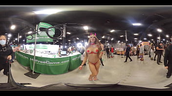 Hot Blonde Webcam Girl Gives Me A Body Tour At Exxxotica Nj 2021 In 360 Degree Vr