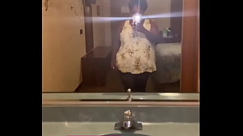 Slut Shows Ass In Memphis Motel