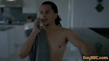 Black Muscle Rims Bottom Before Bareback Fucking In Couple