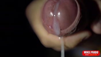 Very Large Cock Head Cums