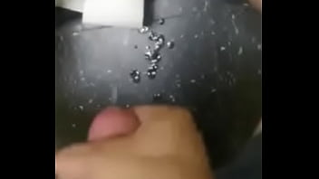 Huge cumshot axel201069