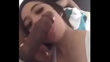 A Ella Solo Le Gusta Chupar Penes Gruesos Y Grandes.