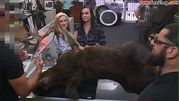 Pawnshop Amateur Sucking Manager Cock Before Fucking