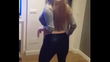 Caramela Dancing