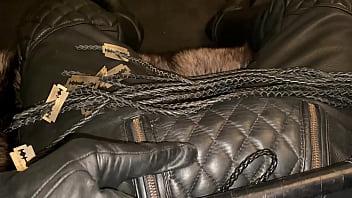 Multi-tailed Razor Whip