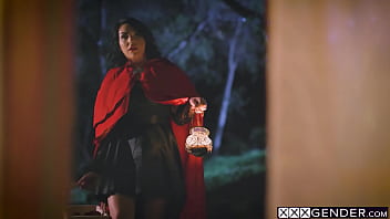 Big Ass Babe Enjoyed The Fairytale Sex With Afraid Shemale Chanel Santini