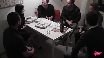 Beim Männer Abend Gefickt Von Dem Freund Meines Stiefbruders!