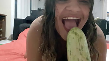 Dp Vegetal Abobrinha Na Buceta E Cenoura No Cu