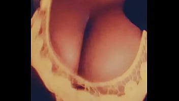 Besoin D_une Tétée ?je Suis Productrice De Lait.