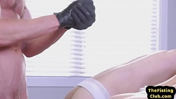 Athletic Amateurs Blowing Dick Before Fisted In Threesome