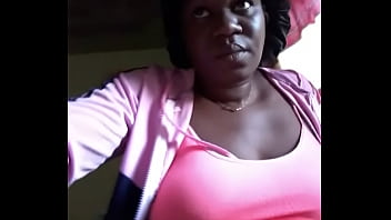 Hot Girls Showing Off Her Fat Pretty Pussy