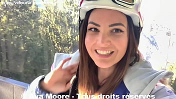 Ava Moore - Salope Française S_exhibe, Se Gode Et Jouit Sur Les Pistes De Ski