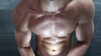 Matteo Selletti - Muscle, Worship, Sweat, Flexing - Femdom - 2025 - Steamy - Session - Video 1774302