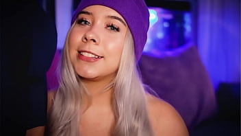 Sexy Colombian With An Angelic Face Tempts Her Boyfriend' Cock Live