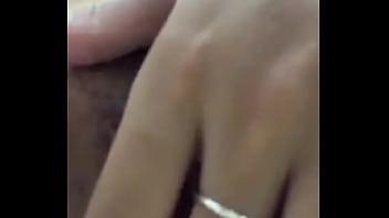 Em gái có bồ nhưng vẫn nứng lồn thủ d_m vs trai