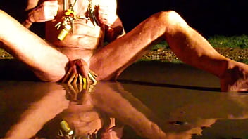 Cbt Dans Une Flaque D_eau En Plein Hiver