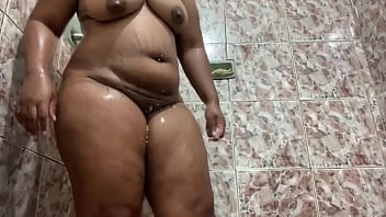 Garota Sexy No Banho Rebola Gostoso O Seu Bundão