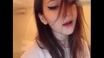 South Korean Icelandic Gorgeous Mixed Camgirl Ellieleen Cums On Hitachi