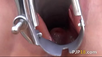 Darkhair Babe Using Huge Gyno Toys