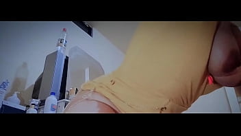 Chica Que Da Masaje A Ex Futbolista Abre Las Piernas Para Correrse En La Polla Con Un Gran Masaje Que Le Da