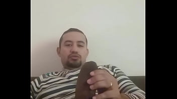 Exibindo A Pica Grossa E Punhetando !