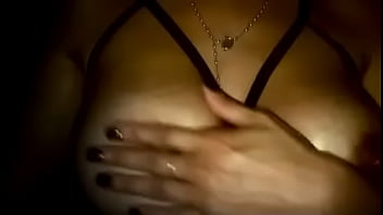 Las Tetas De Mamá Saltando