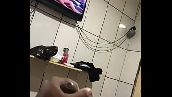 Dando Uma Gozada - punheta, soloboy - Video 1758567