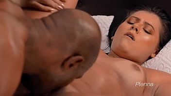 O Pai Da Minha Amiga N_o Acreditou Que Eu S_ Tenho 18 Aninhos E Sou Apertadinha. Fui Obrigada A Fazer Uma Surpresa No Quarto Dele Escondida - Gabriella Manh_es E Capoeira