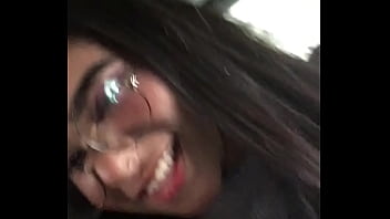 Senos Perfectos En Pleno Carro