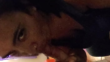 Amiga De Doña Tetas Mamando