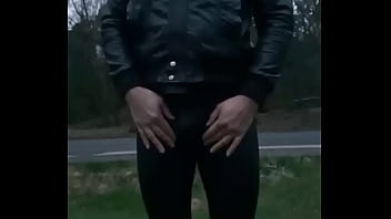 Erik In Neuer Leggings.