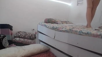 Stella Still Madeira Da Cama Quebrada Mas Trepar No Chão é Muito Libertador Clarkes Boutaine