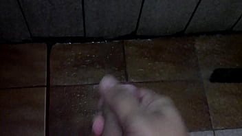 Batendo Uma No Banheiro - gay, de, amador, amauter, punheta, soloboy, goiania, aparecida - Video 6035378