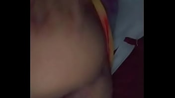 Joven Se Mete Los Dedos A Falta De Una Verga