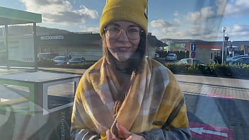 Obciąganie W Myjni Samochodowej, Ruchanie I Spust Na Buzię W Toalecie Na Stacji