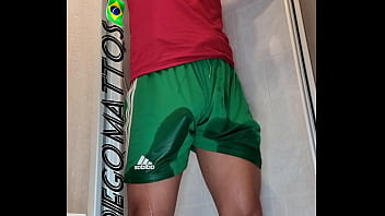 Diego Mattos Pissing