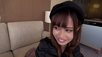 ハメ撮り　出勤前のセフレと昼間っからホテルIN！誰もが認める超絶美女がバニーコスしながら杭ちピストンで搾り取ってくる。18歳のキツキツマンコは気持ちよすぎてオジサン持たないっす。おさまらない性欲に応えるべく、ポルチオガンガン突きまくってエビ反りしながら絶頂。