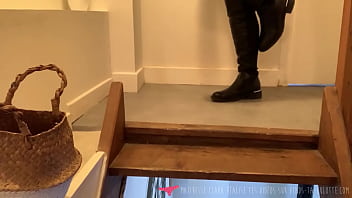 Vends-ta-culotte - Fétichismes Du Cuir, Des Bottes, Des Cheveux Et Des Pieds Avec Une Dominatrice Française - Maitresse Clara