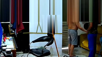 Barbeiro Depilando E Chupando A Rola Do Novinho Militar