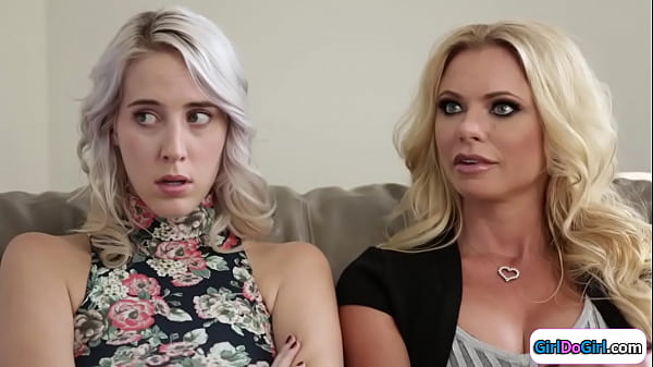 Girldogirl.com - Stepdaughter Squirting In Stepmoms Face