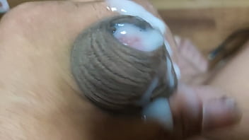 Japanese Bisexual Who Masturbate And Ejaculate While Playing Adult Games