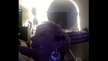 Rylee Roberts Loves Taking Facial From Frat Boy And Rubs Cum All Over