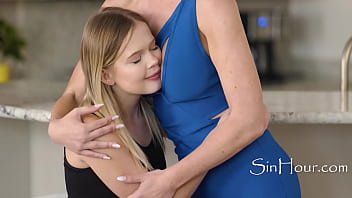 I Am Scared, Stepmom - Kit Mercer, Coco Lovelock