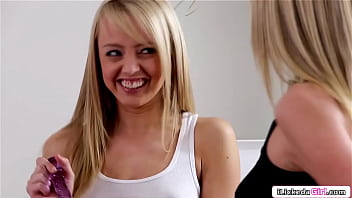 Ilickedagirl.com - A Blonde Lesbian Fucks Bff With A Dildo
