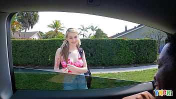 Yngr - Petite Kimberly Snow Tries A Bbc For The First Time