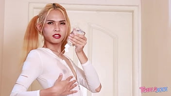 Tgirls Xxx: Ploy Gets Oiled Up