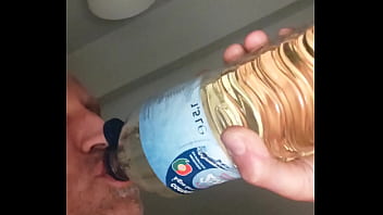 Chugging 1,5 Litres Of Male Piss, Swallowing All Piss Until Last Drop