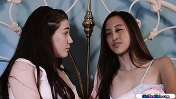 Girldogirl.com - Teen Gfs Lick And Trib On Slumberparty