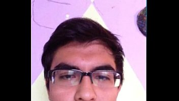 Jalandose La Verga Y Mostrando Su Culo